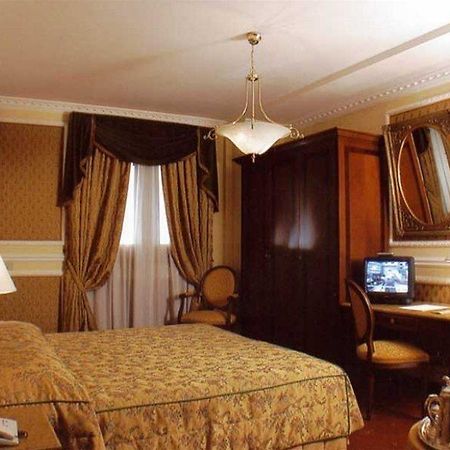 Champagne Garden Hotel โรม ห้อง รูปภาพ